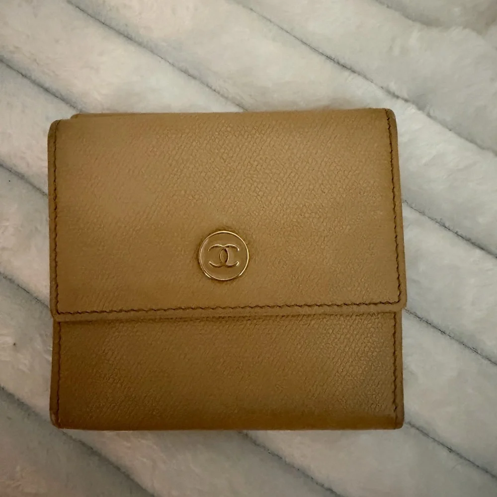CHANEL Compact Caviar Coco Button Trifold Wallet